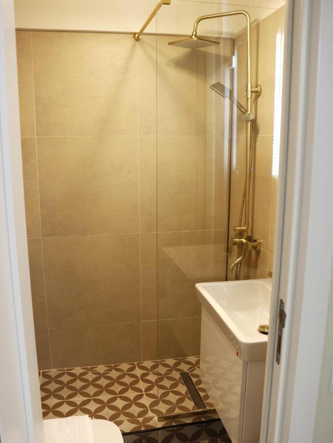 Mina City Center Apartment Amzei Бухарест Екстер'єр фото